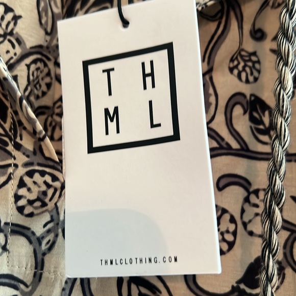 NWT tan and black blouse - Picture 7 of 8